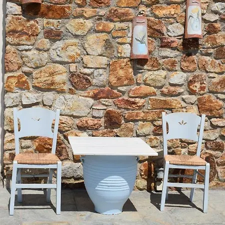 Niovi Serifos Livadi (Serifos)