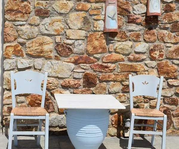 Niovi Serifos Livadi (Serifos)