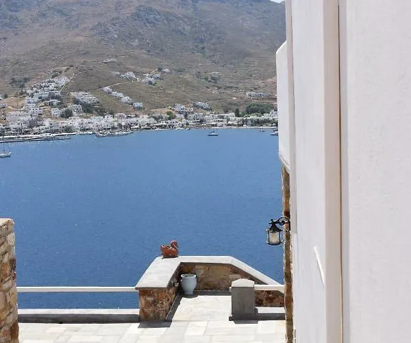 Niovi Serifos Livadi (Serifos)